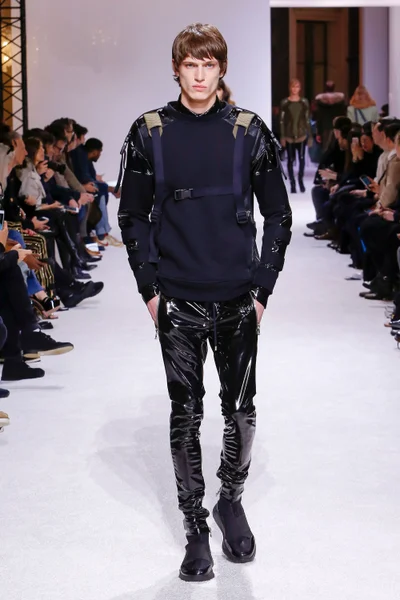 Look 29